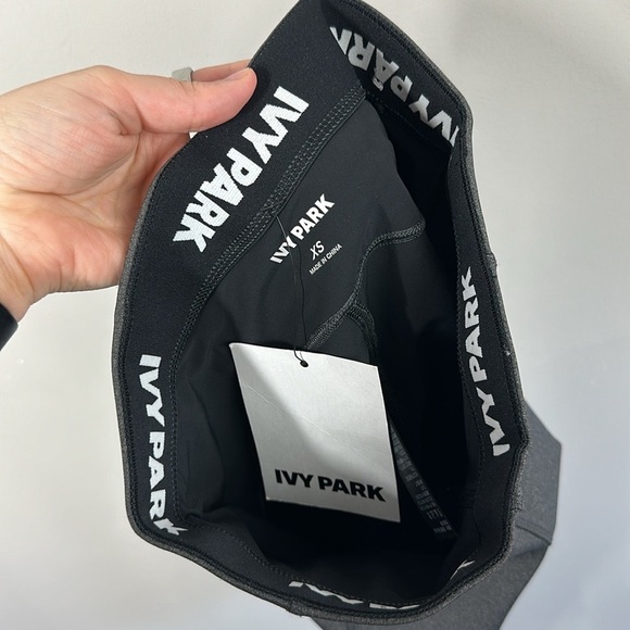 NWT Ivy Park Sculpted Crop Mid Rise Capri Leggings Size XS - Picture 13 of 16